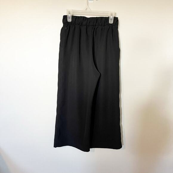 Lululemon Noir Crop
Black Style Number: W6AYAS size 2 - Picture 3 of 12